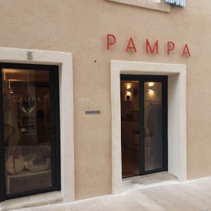 lettres-decoupees-enseigne-magasin-St-remy-de-provence.jpg
