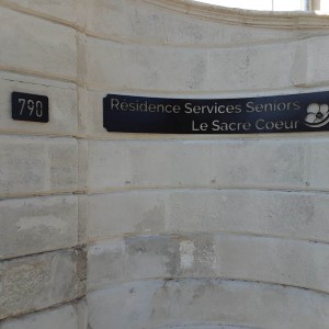plaque-entree-laquee-et-decoupe-sur-mesure.jpg